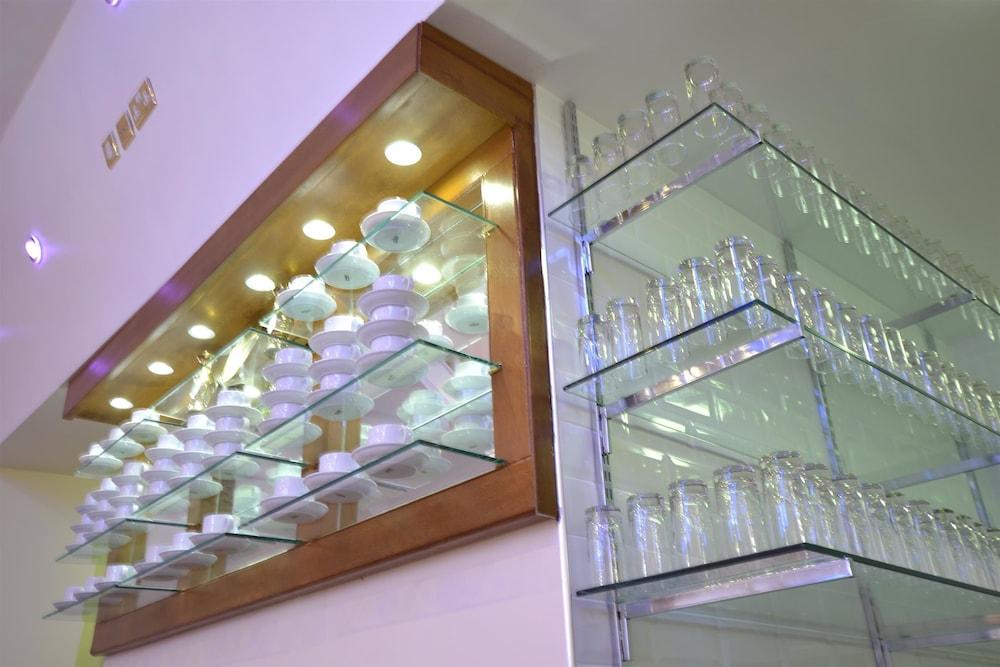 Hotel Western Greater London 3*